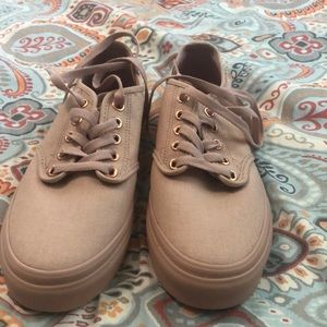 Vans of the wall tennis shoes